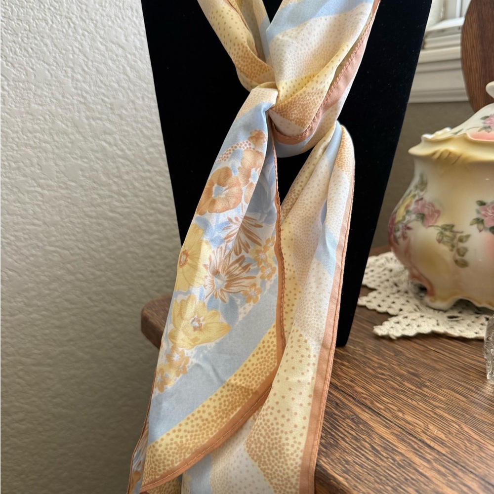Italian Made Floral Patterned Scarf - Picture 3 of 10